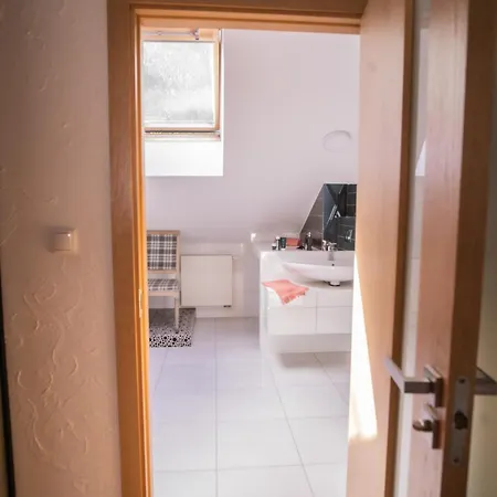 Wielodom - Kryjowka Na Wsi